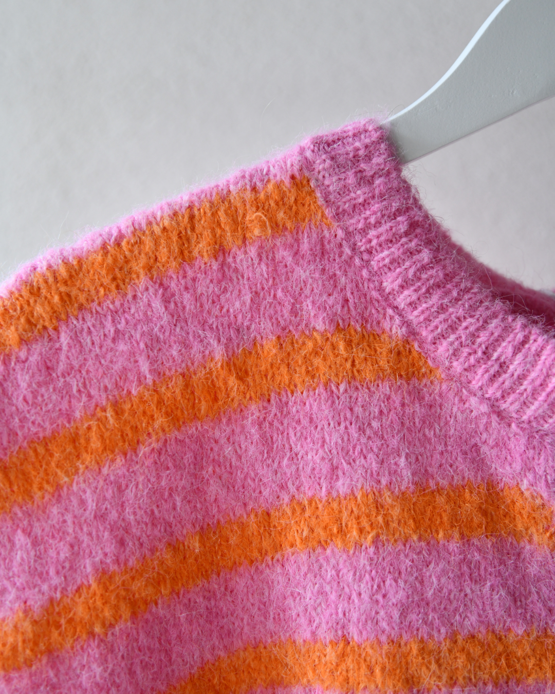 Strickweste Stripes in Orange/Pink