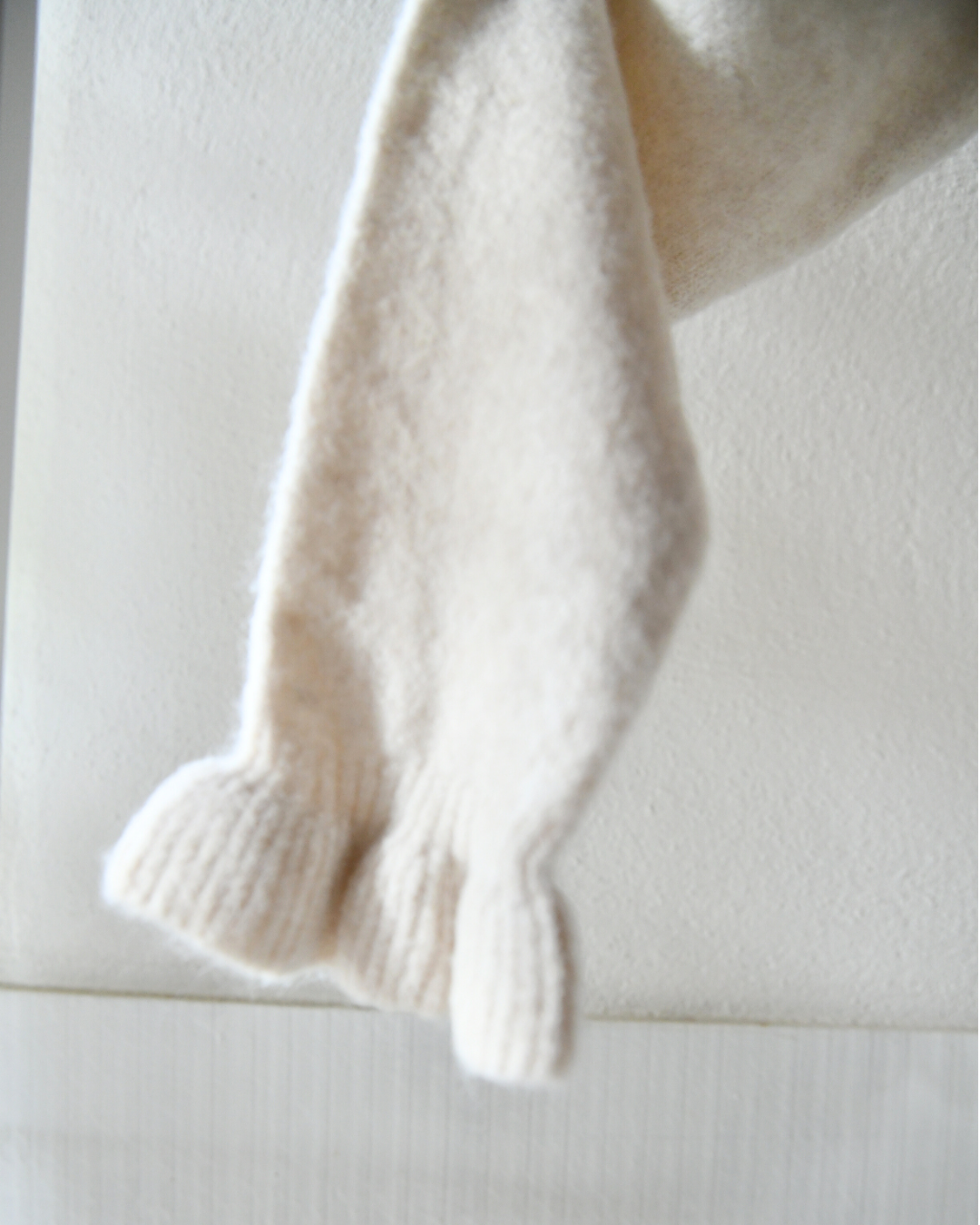 Rüschen Strickjacke in beige