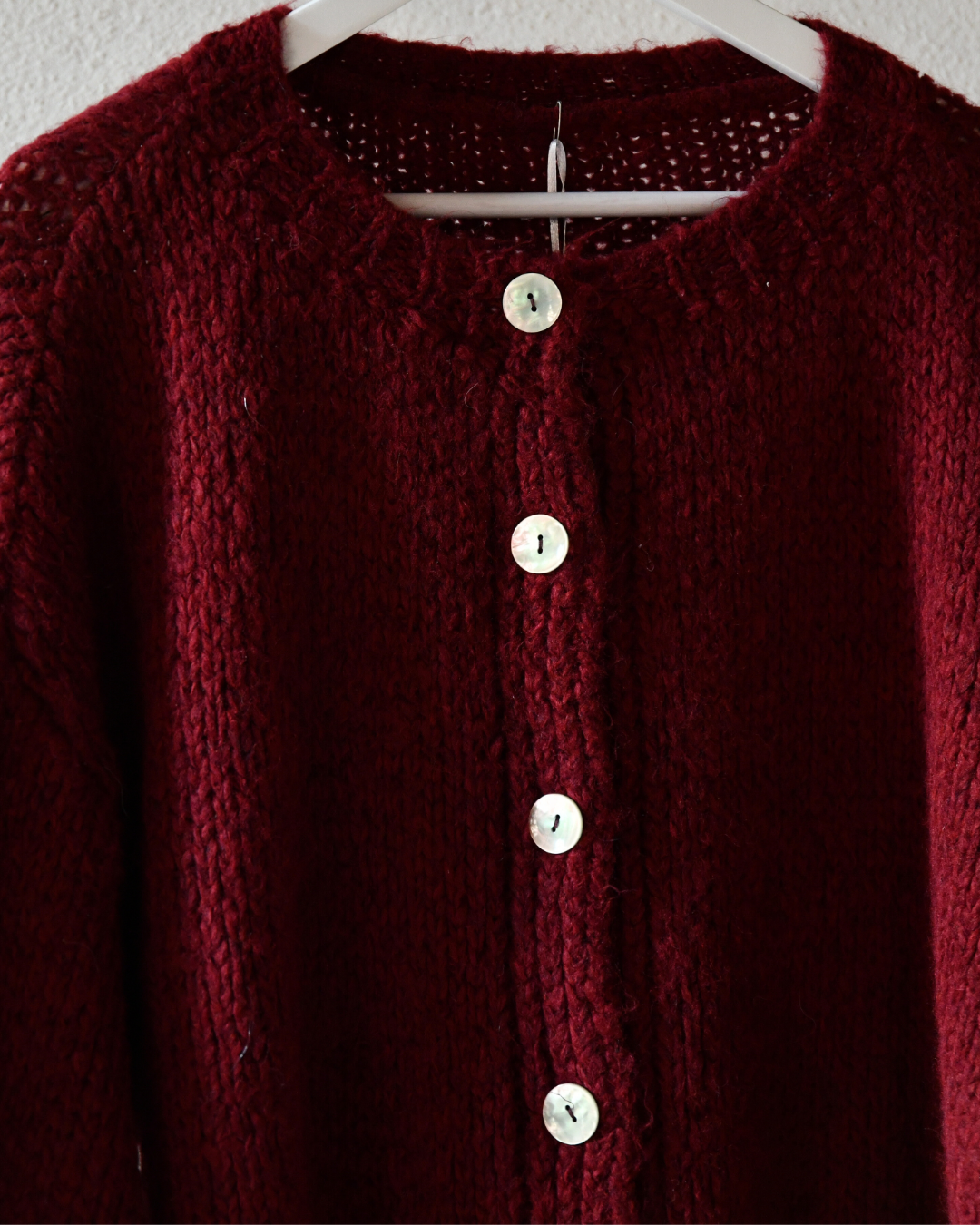 Strickjacke Ella mit Perlmuttknöpfen