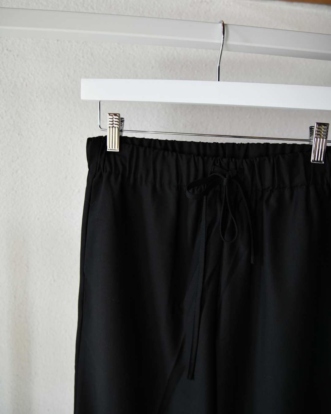 Stoffhose in Schwarz