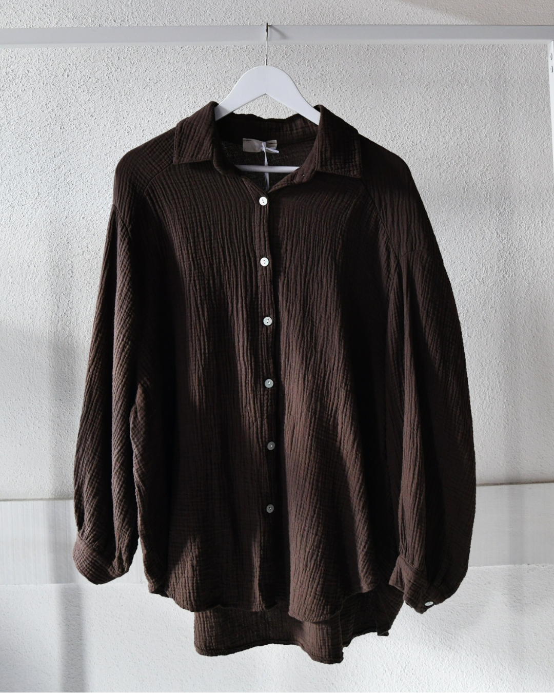 Musselinbluse in Dunkelbraun