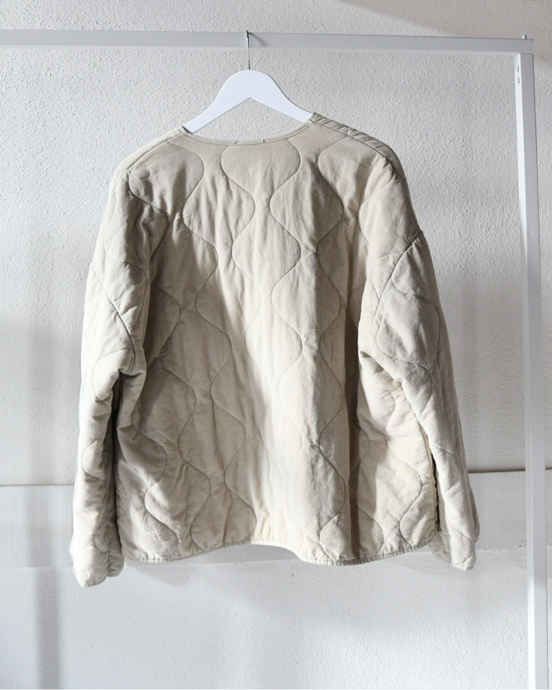 Steppjacke mit Schleife