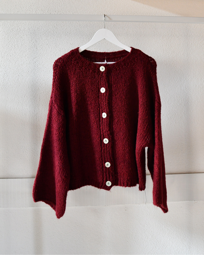 Strickjacke Ella mit Perlmuttknöpfen