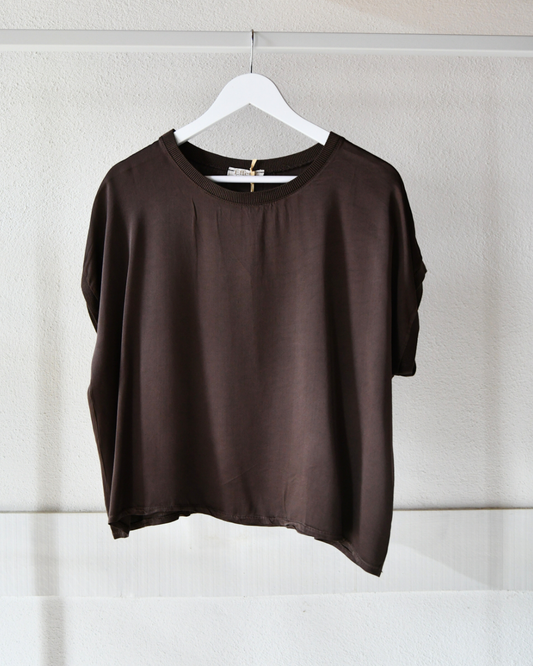 Satin T-Shirt in Dunkelbraun
