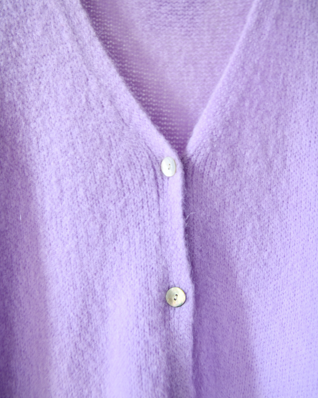 Strickweste in flieder