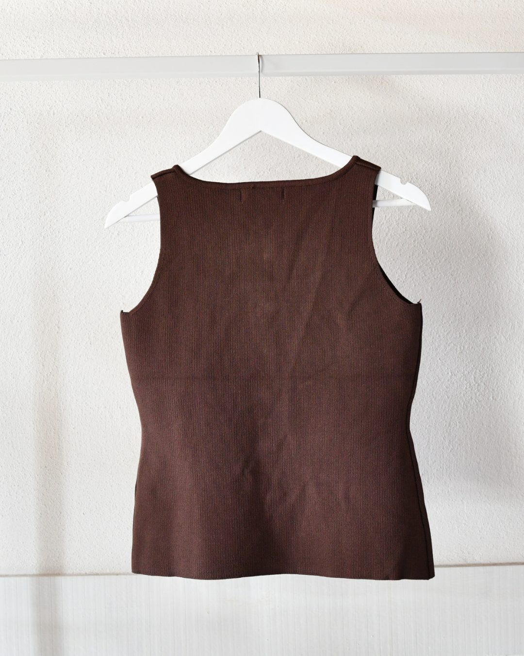 Strickweste in Braun/Gold