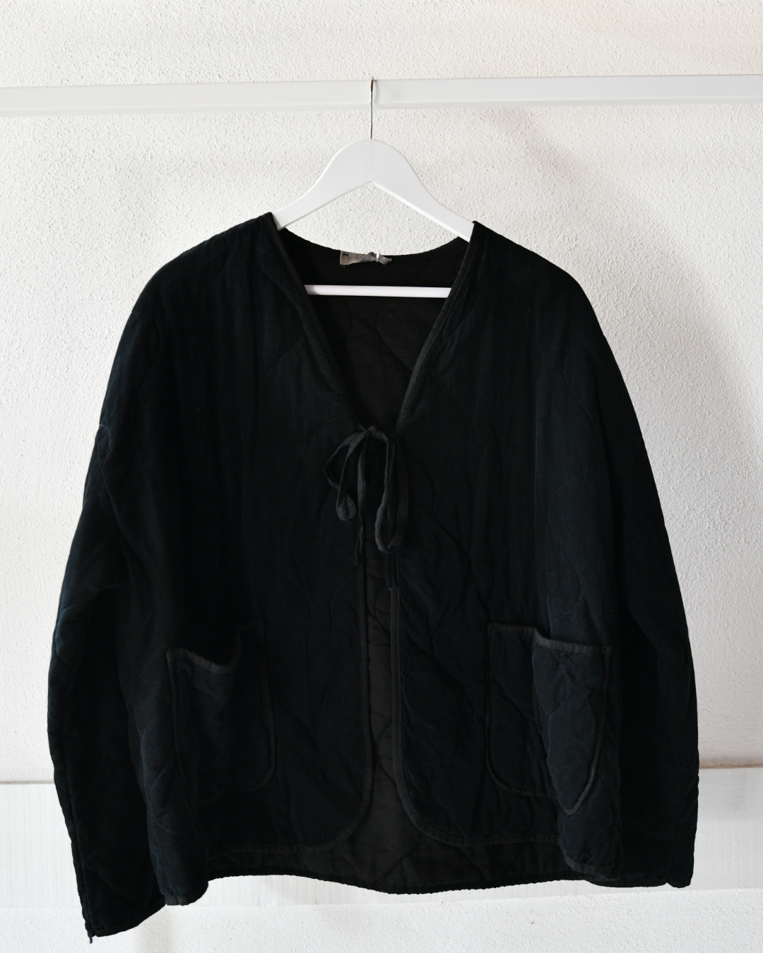 Steppjacke mit Schleife